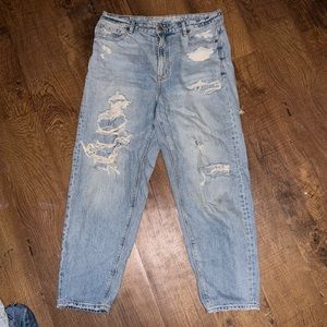 American Eagle Relaxed Mom Jean